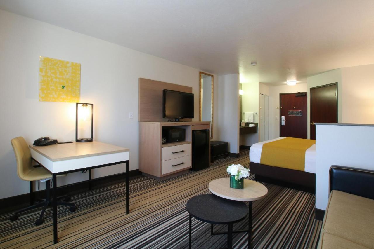 Oxford Suites Spokane Valley Exteriör bild